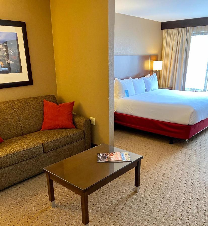Radisson Hotel Colorado Springs Esterno foto